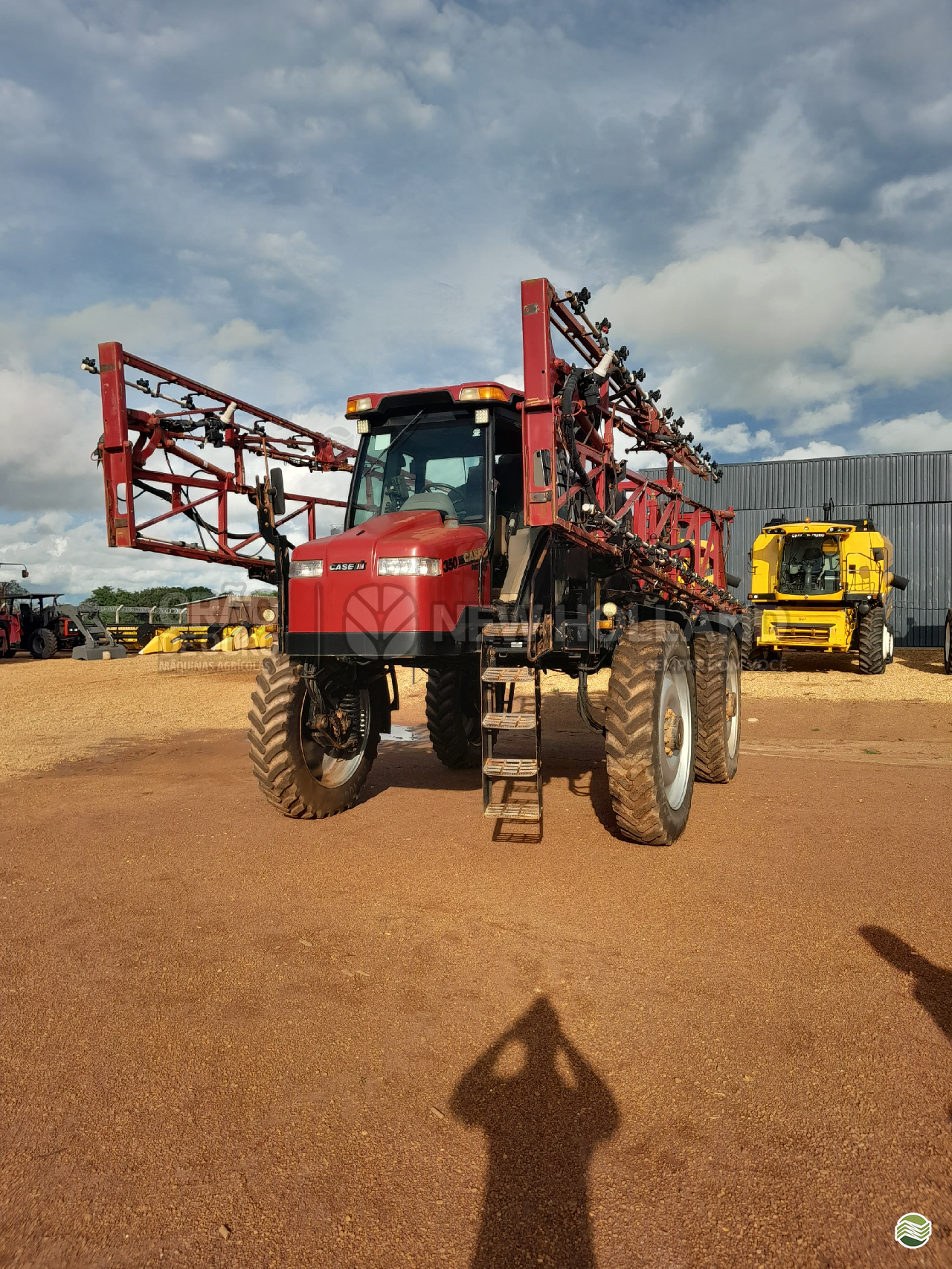 PULVERIZADOR CASE PATRIOT 350 Tração 4x4 Grão de Ouro - New Holland GURUPI TOCANTINS TO